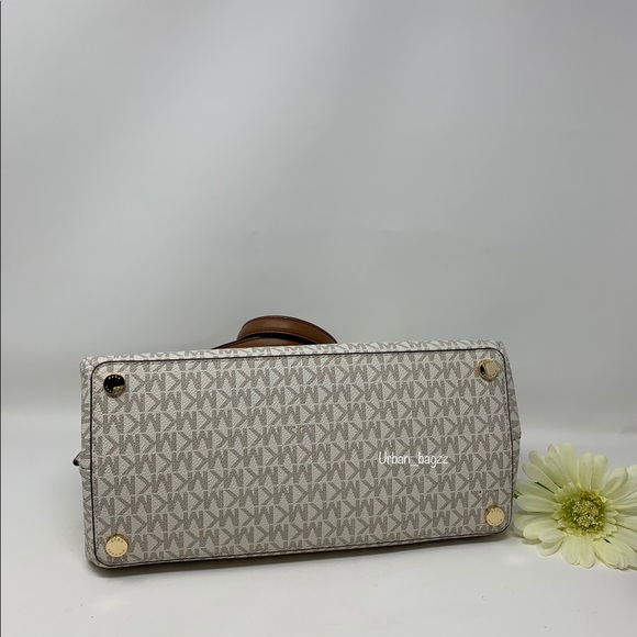 Michael Kors Teagen Large Long Drop Tote - Picture 6 of 10